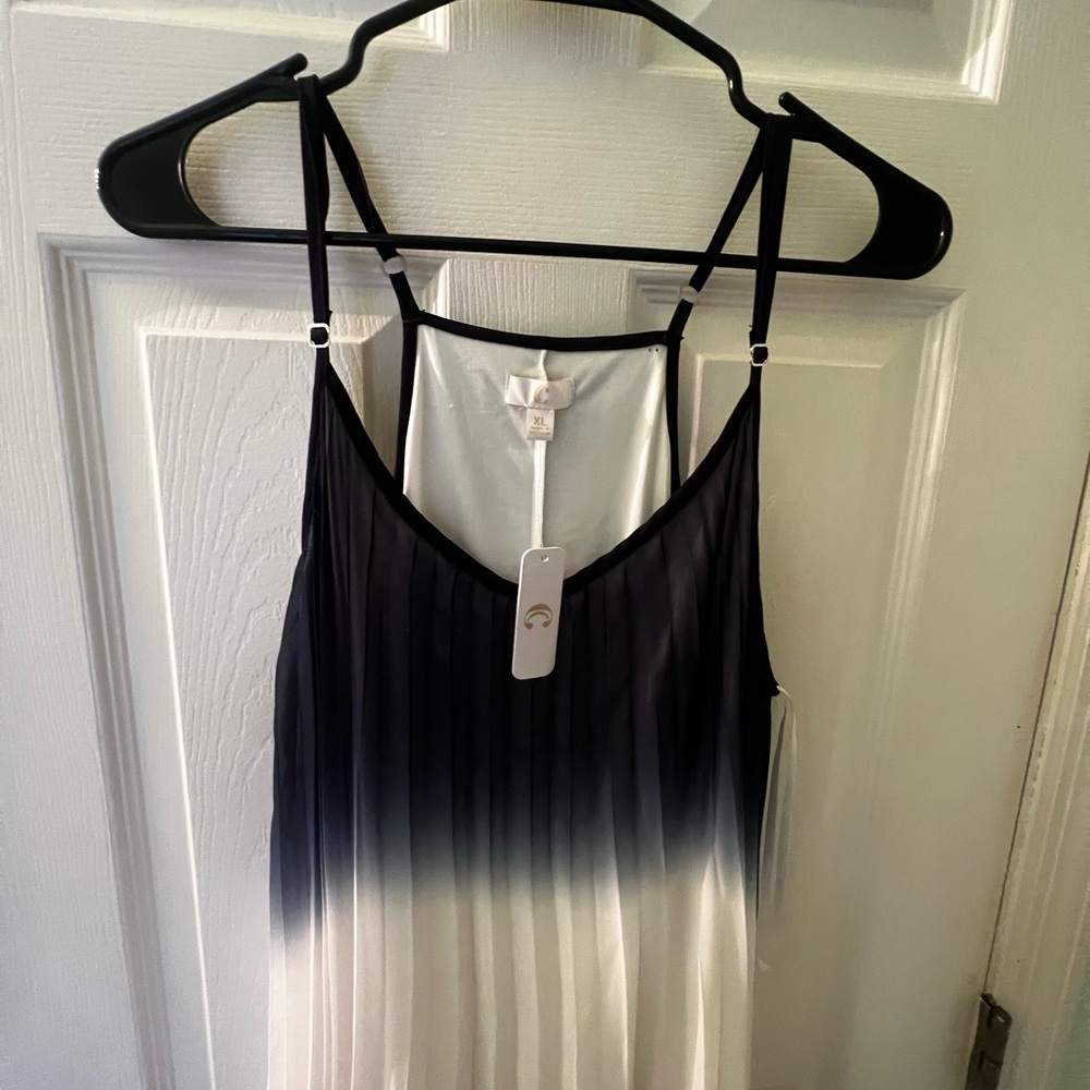 Maxi Dress - Picture 3 of 3